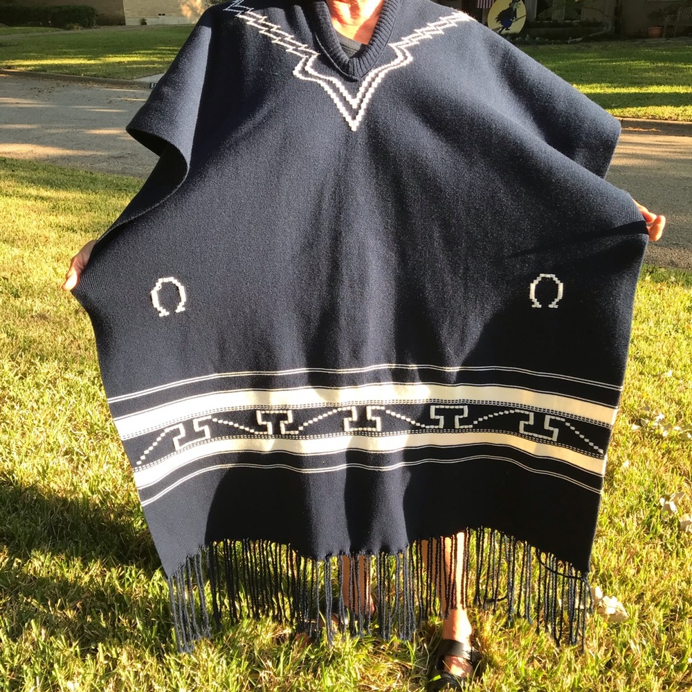 Poncho Blanket Boho Western sweater weave - Nice!